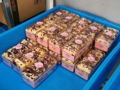 -炉边皮皮·烘焙甜品工厂店