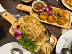 -Chom Cafe and Restaurant
