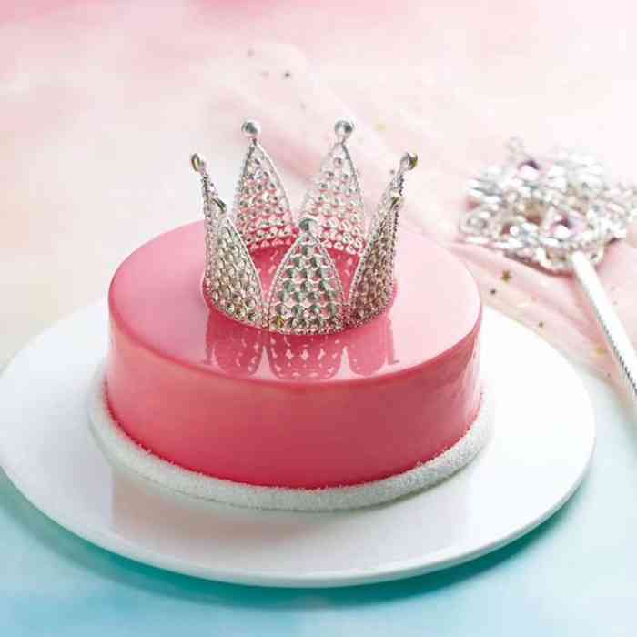 蛋糕使用的优质奶油不甜不腻,配上一杯翡翠玲珑茶～黄瓜清新,薄荷清凉