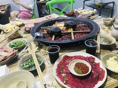 -渝嘴小老弟老火锅(华新村店)