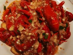 -肥肥虾庄·金牌油焖大虾(汉街SKP店)