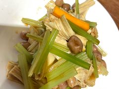 拌芹菜腐竹花生-南门小馆·清真(国贸商城店)
