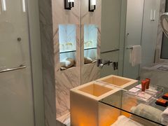 -上海滴水湖皇冠假日酒店