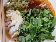 酱香牛肉米干-啊墨江牛烂烀米线