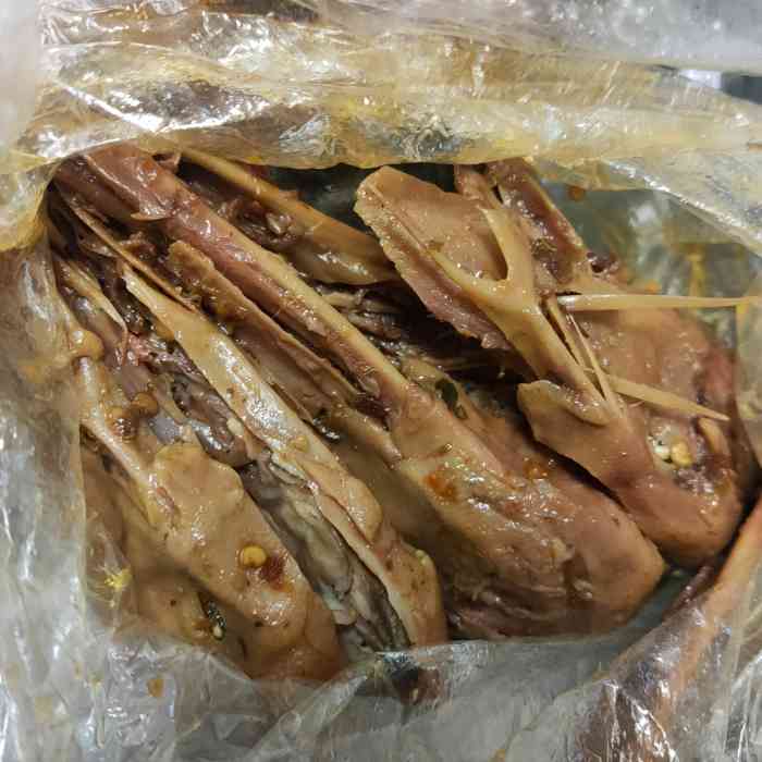 黄毛鸭脖(汉阳总店)-"这也算是汉阳一家比较好的卤味店子了 来买.