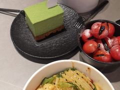 -W COLLECTIVE  DESSERT SHOP