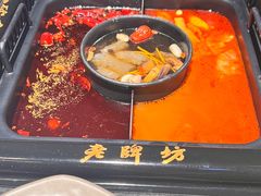 -老牌坊云南鱼豆花火锅(哈西万达店)