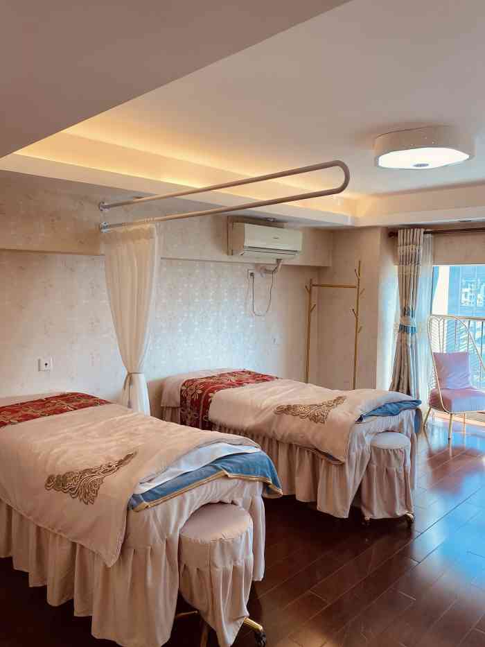 臻美·名媛汇美甲皮肤管理-"先跟店里预约了时间,店员很热情的接待了