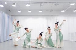 -深舞形体民族舞蹈工作室