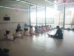 -Isee灰姑娘国际儿童艺术中心(BHGMall店)