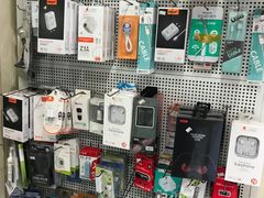 -鸿准通信科技·忠诚手机电脑维修中心(三林店)