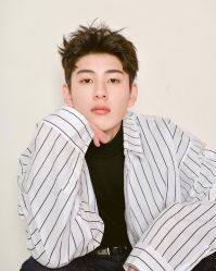 -变画·发型STUDIO