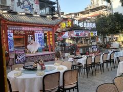 -刘姐啤酒鱼民族演艺餐厅(西街总店)
