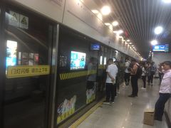 -龙溪路(地铁站)