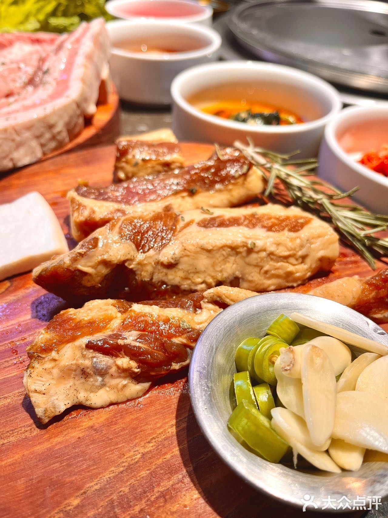 纯韩式口味，却也意外的好吃～店子就在汉江创业园二楼