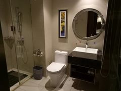 -武汉光谷广场杨家湾地铁站怡程酒店
