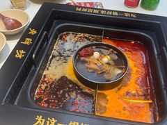 -老牌坊云南鱼豆花火锅(哈西万达店)