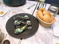 -La Mer Restaurant & Lounge