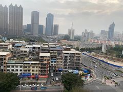 -南宁世纪君悦大酒店(青秀万达滨湖路地铁站店)