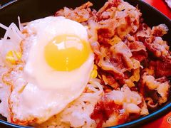 烤牛肉盖饭-HONGA HONGA雄家(曹路店)