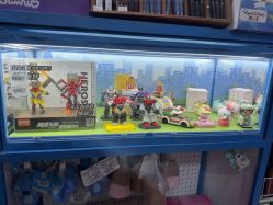 -逝水玩具折扣店