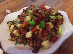 -小锅巴纳西餐厅