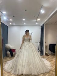 -予白婚纱礼服馆
