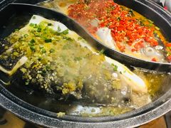 -阿瓦山寨·湘菜现炒·剁椒鱼头王(咸阳总店)