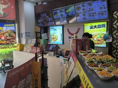 -牛一嘴·兰州牛肉面·大盘鸡(财富中心店)