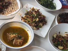 -洈水谣 · 地道荆州松滋菜(菱角湖公园店)