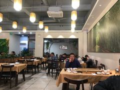 大堂-胡须哥网红竹筒菜