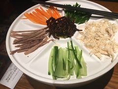 -云海肴·汽锅鸡·云南菜(天山百盛优客店)