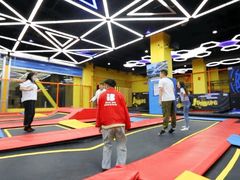 -爱蹦iBOON蹦床运动馆(江汉店)