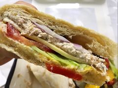 金枪鱼夏巴塔三明治-WHEAT&BAKER-麥(凯德来福士店)