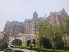 -天津京基皇冠假日酒店