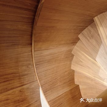 新装修后再次来他家 装修后感觉更有设计感 舒适又轻松