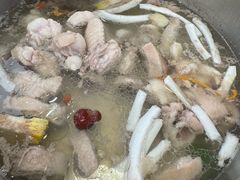 -喃喃椰·糟粕醋·椰子鸡火锅(七堡花园店)