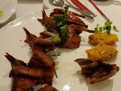 -品悦酒店(三林古镇店)