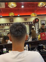 -东方先生国潮男士理发馆