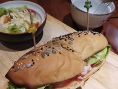 -POKEE VIA&Brunch·维娅(重庆来福士店)