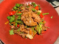 香菜小炒黄牛肉-一川二水•粤川醉(CP静安店)
