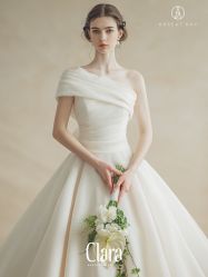 点击看大图 -Renee芮亦婚纱