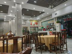 大堂-正宗鸡饭粤香酒家(朱村店)