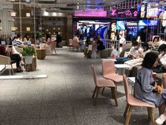大堂-奈雪的茶(湖滨银泰in77C区PRO店)