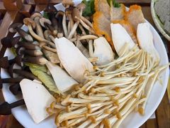 -二荆条·蜀鲜汇城市森林火锅