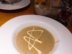 蘑菇奶油汤-新贝乐意大利餐厅(苏州中心店)