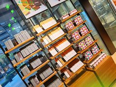 -Laderach 莱德拉(上海环贸iapm店)