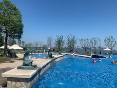 -上海滴水湖皇冠假日酒店