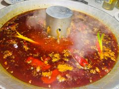 -爱你您·自家鱼塘·活水喷泉鱼火锅(八里店)