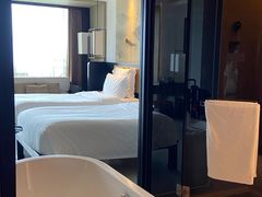 -三亚湾海居铂尔曼度假酒店